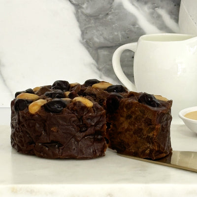 Sharing the Special Features of Christmas Cake